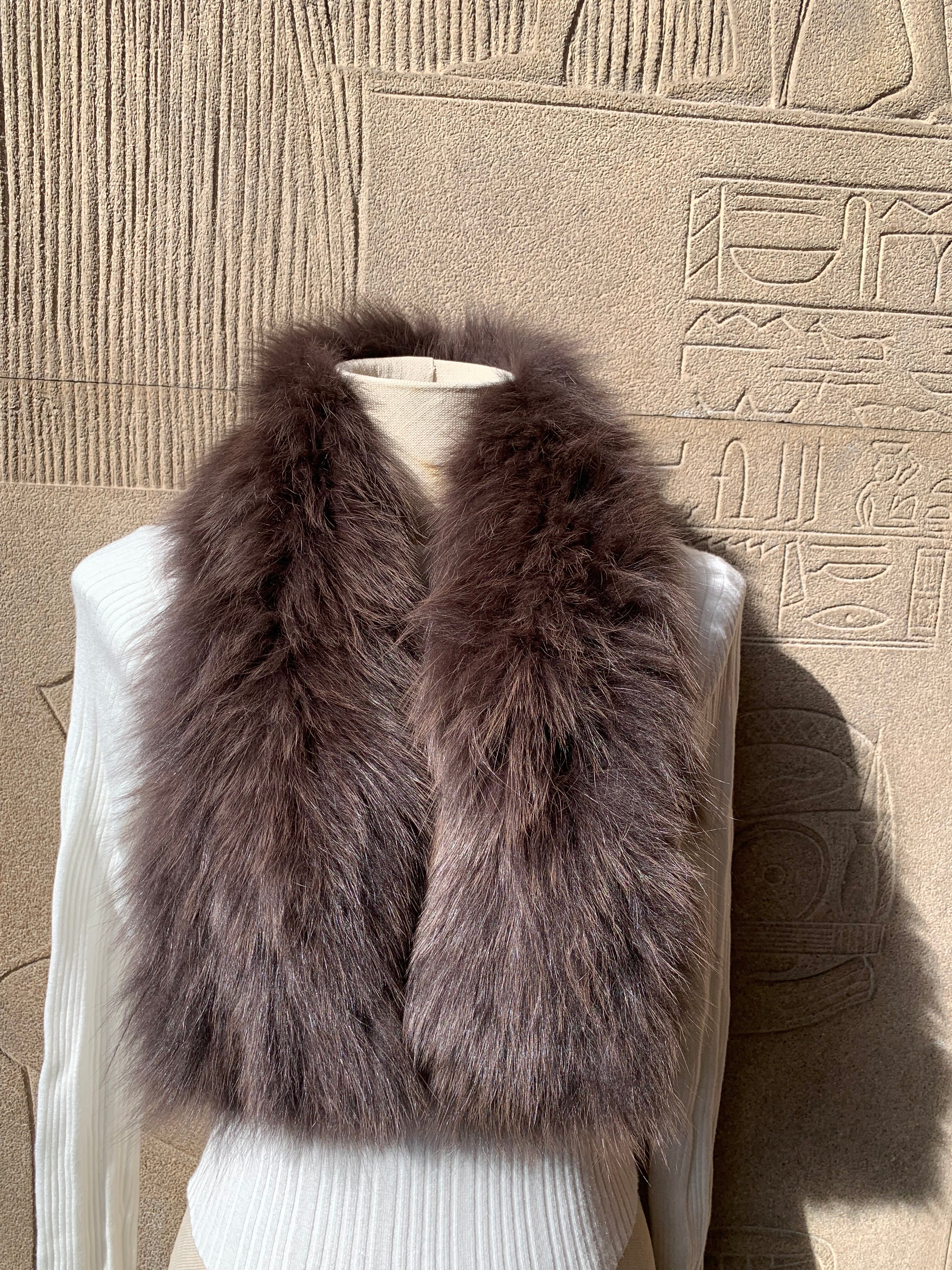Estola Zorro Marron 1